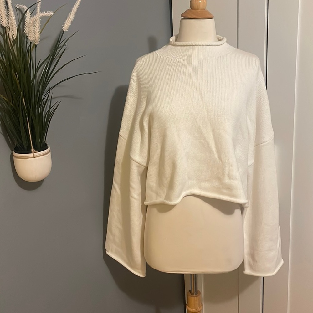 Loose high neck crop sweater